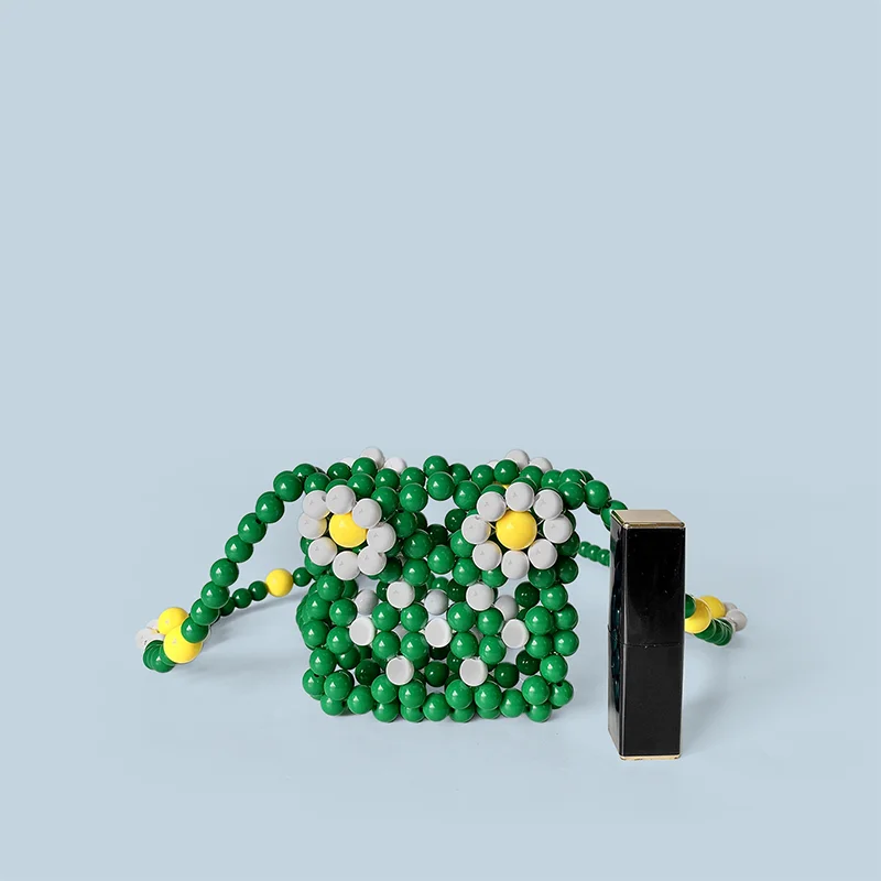 Nowa ręcznie tkana mini torebka z koralikami ze świeżymi małymi wzorami, kluczem, szminką, torbą crossbody — zdjęcie 3