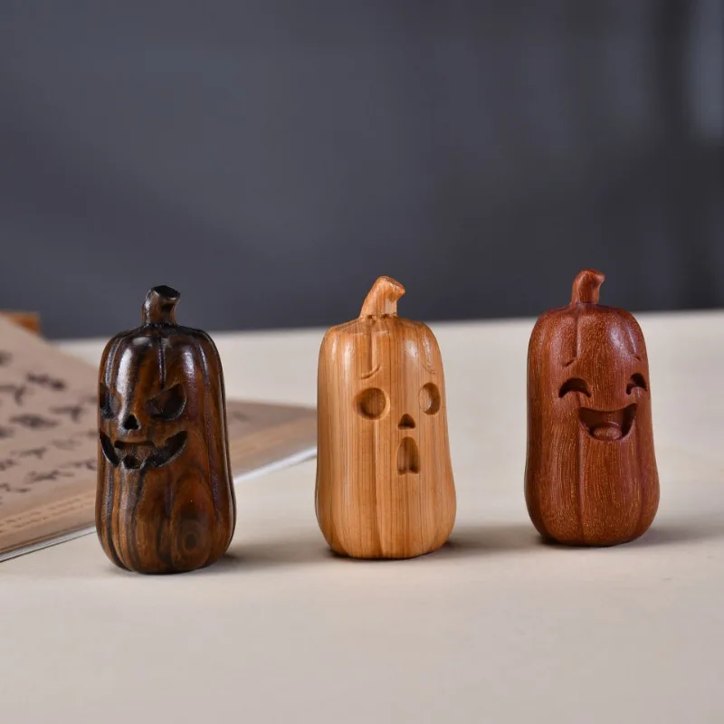 Handmade Thuja Wood Carving Creative Pumpkin Lantern Figurine Pumpkin Shape Sculpture Halloween Party Home Decor Hand Play Piece