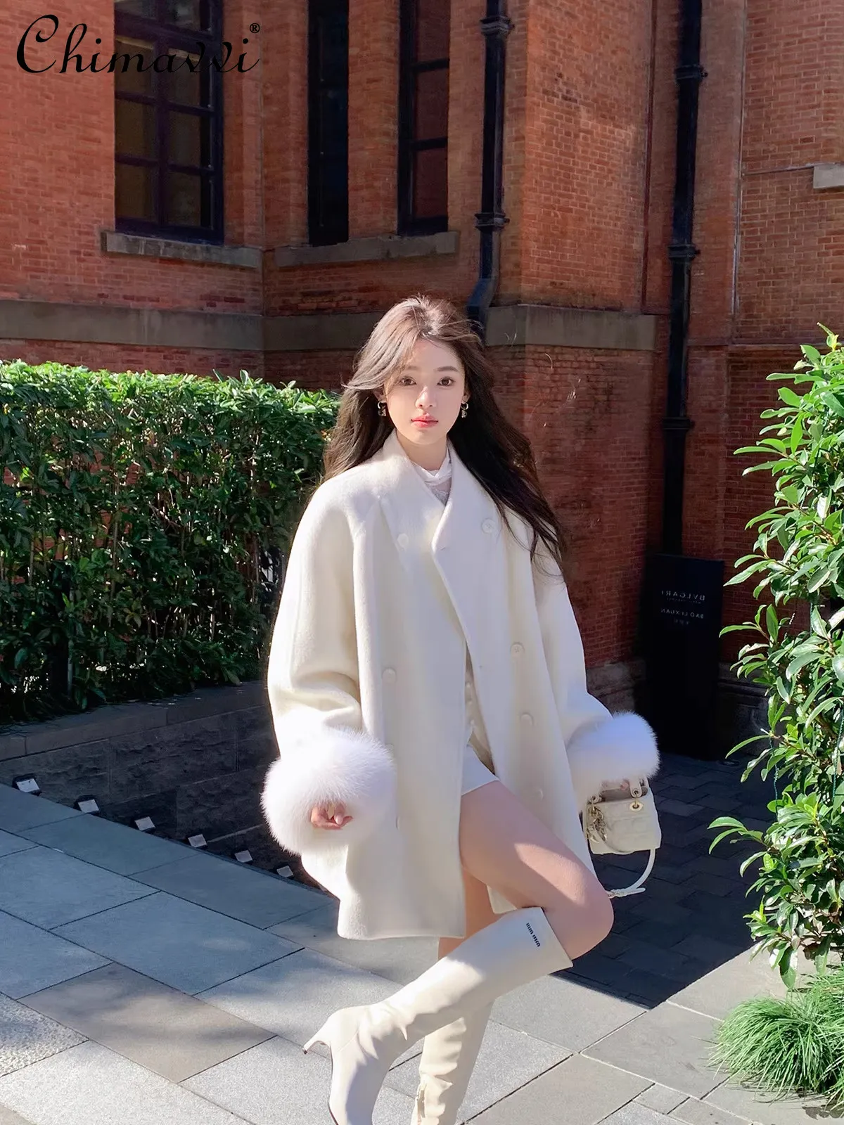 เสื้อโค้ทขนสัตว์มิงค์สีขาวสำหรับผู้หญิง ประจำปี 2025 เสื้อผ้าฤดูหนาวแฟชั่นใหม่ หนา ยาวปานกลาง สง่างาม
