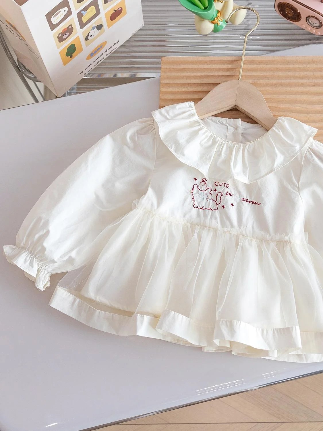 

Удобная повседневная футболка для девочек с воротником-стойкой, весна 2026, модный корейский стиль, с мультяшным принтом, хлопковая, с длинным рукавом, свободного кроя