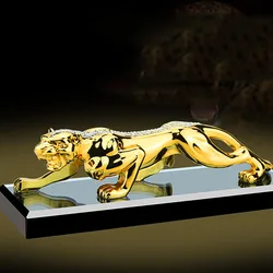 Fashion Gold Panther Figurines Miniatures Geometric Metal Leopard Statue Car perfume decor Wine Cabinet Home Accessories