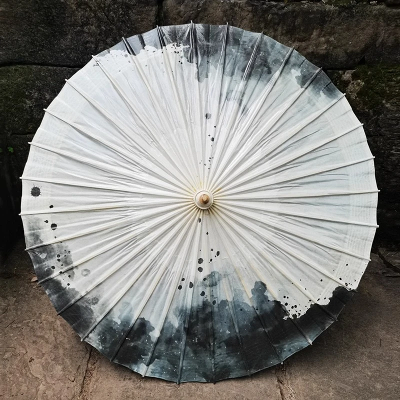 

Непромокаемый и солнцезащитный, унисекс, практичный зонт из масляной бумаги с черно-белыми чернилами и традиционным китайским дизайном.