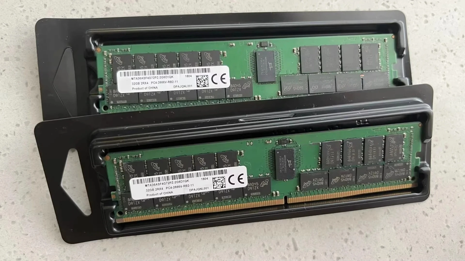 

For MT Micron MTA36ASF4G72PZ-2G6D1 32G 2RX4 PC4-2666V-RB2 Server Memory REG