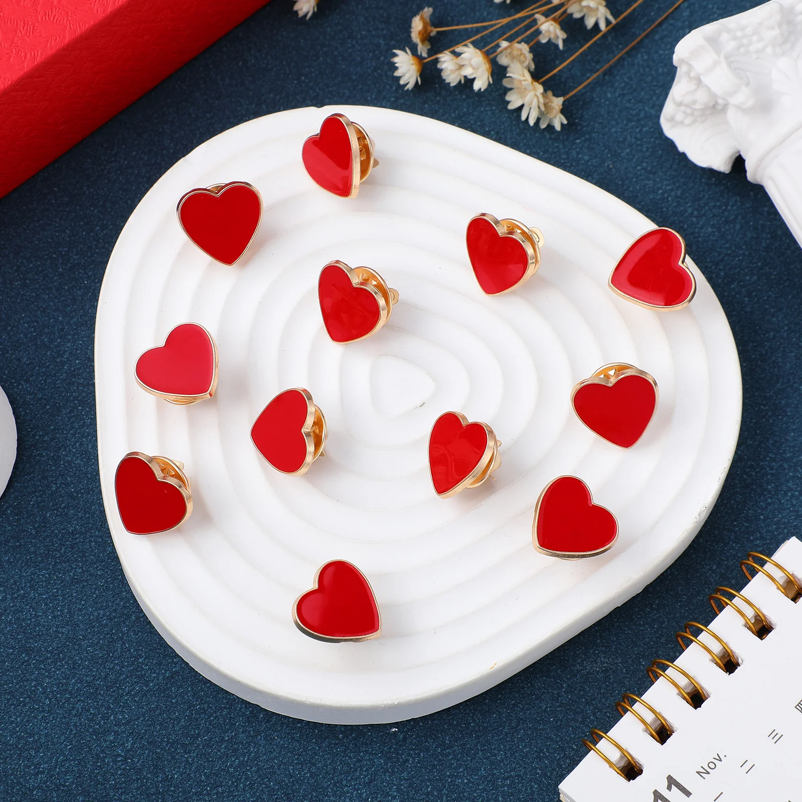 

Valentine's Day Heart Brooches Set 12 pcs Love Pins for Women Energy Conversion Accessories for Clothing Backpacks