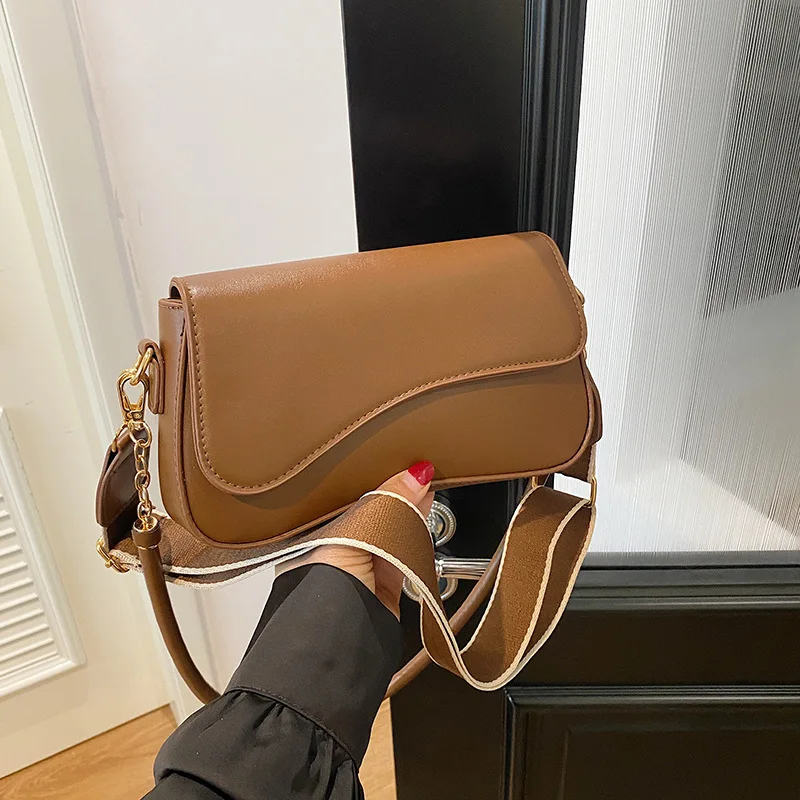 This Year's Popular Small Bag Women2024New Spring Summer Korean Style Versatile Crossbody Bag Fashionable Stylish Shoulder S