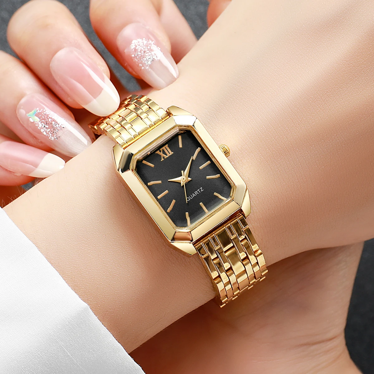Vintage Ladies Gold Square Quartz Watch Metal Steel Band Roman Dial Casual Analog Wrist Watch For Women Daily Wear