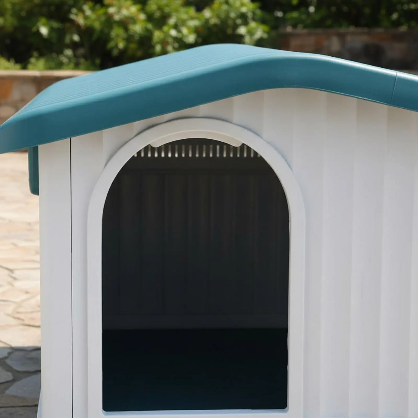

Plastic Dog House Waterproof Outdoor Dog Shelter Weatherproof Pet House Air Vents Slanted Roof for Patio