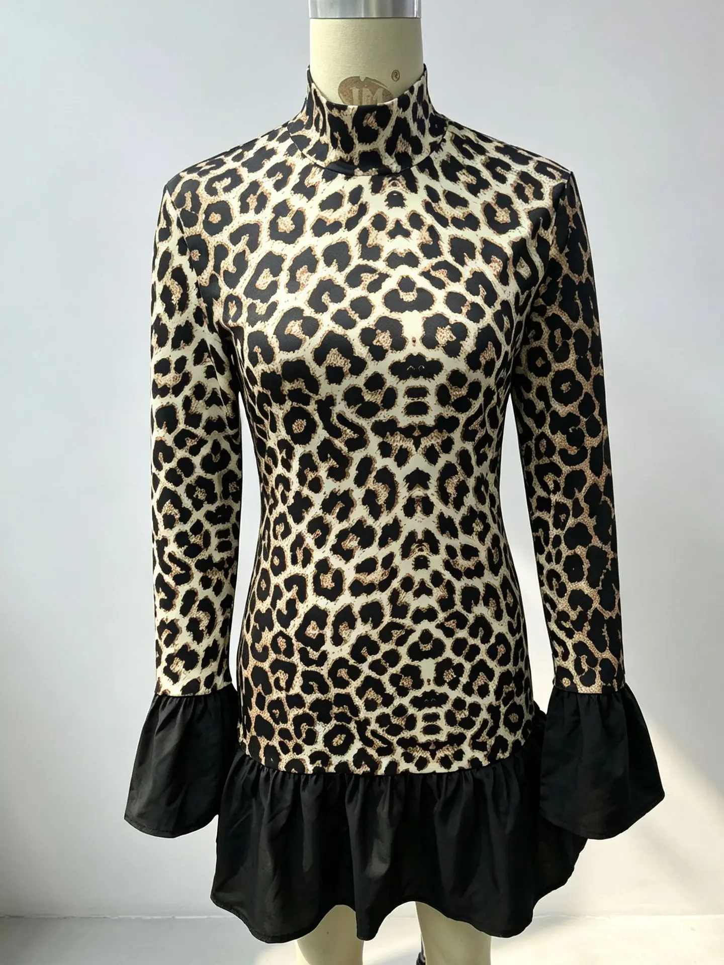 Women's round-neck leopard print flared long-sleeved dress, patchwork ruffled mini fitted dress, nightclub outfit view 3