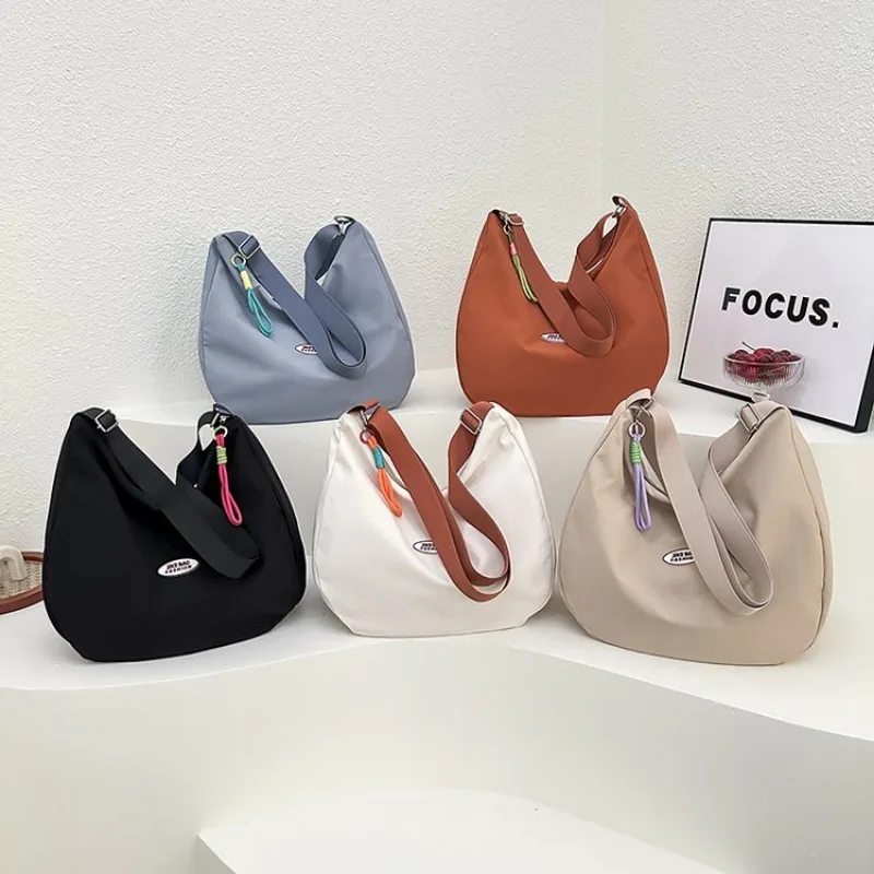 

Dashing Retro Travel Portable Stylish Simple Creative Shoulder Bags Female Bag Suitable During A Mall Shopping Trip