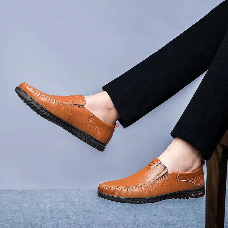 2026 Leather Casual Shoes Breathable Soft Leather Bean Bean Shoes Men's Midlife Comfortable Spring Autumn Seasonal Slip-On Shoes