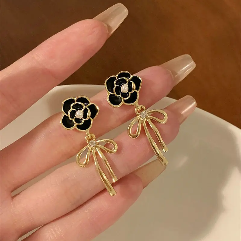 Black White Camellia Bowknot Imitation Pearl Drop Earrings for Women Wedding Jewelry Trend Creative Accessories