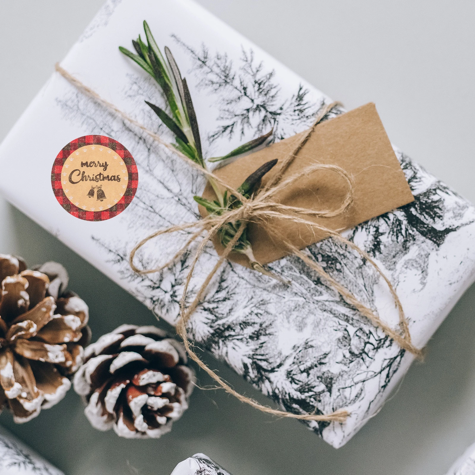 

1 Roll Christmas Sealing Sticker Self Adhesive Gift Bag Decal Creative Envelope Labels Festive Atmosphere