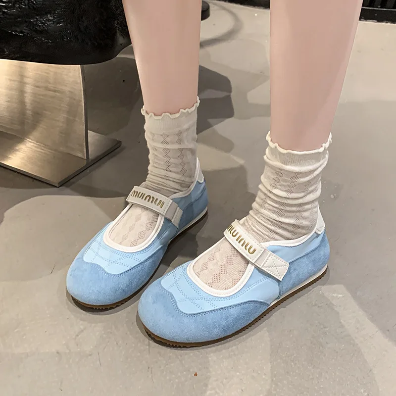 

2025 Spring Hot Seller New Breathable Height Increasing Fashion Korean Canvas Shos White Shoes College Style Casual Womens Shoes