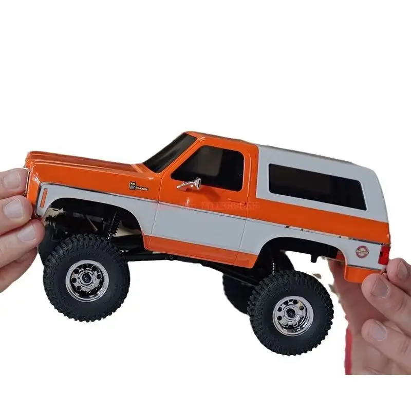 Fms 1:24 Chevrolet K5 Blazer Retro symulacja Pickup Model Rc samochód wspinaczkowy zdalnie sterowany Model samochodu prezent świąteczny