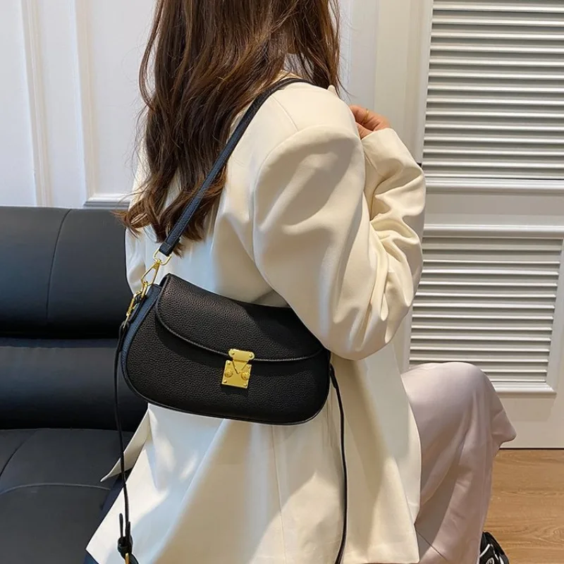 Elegant Chic Solid Color Diaper Bags For Women Minimalist Vintage Shoulder Bag Simple Leather Commuter Bag Classic Designer