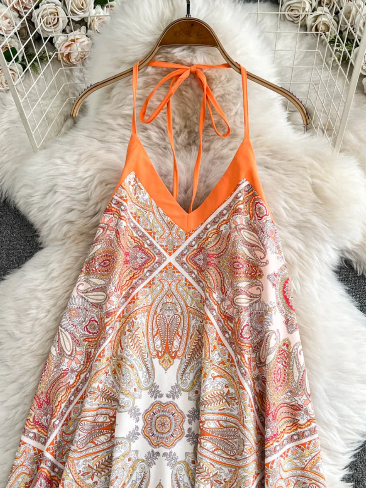 休暇旅行セクシーなネックハンギングストラップドレス女性のボヘミアンバックレスプリントドレス韓国スタイル夏のAラインミディドレス