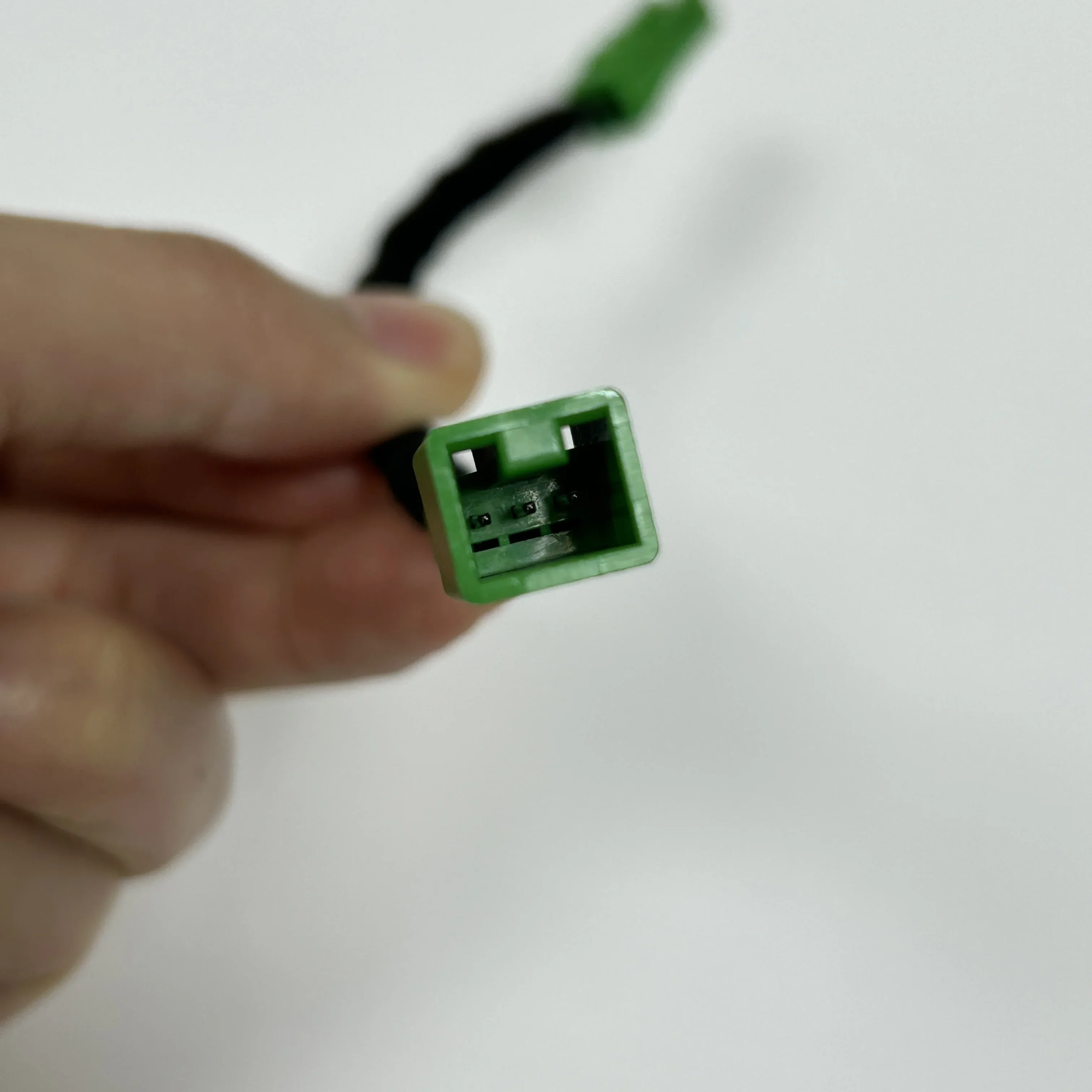 مناسبة لتركيب مجموعة فولفو للترحيب، عتبة، دواسة، ضوء صندوق السيارة، قابس 3P، حزام تمديد أنثى دوار 15 سم