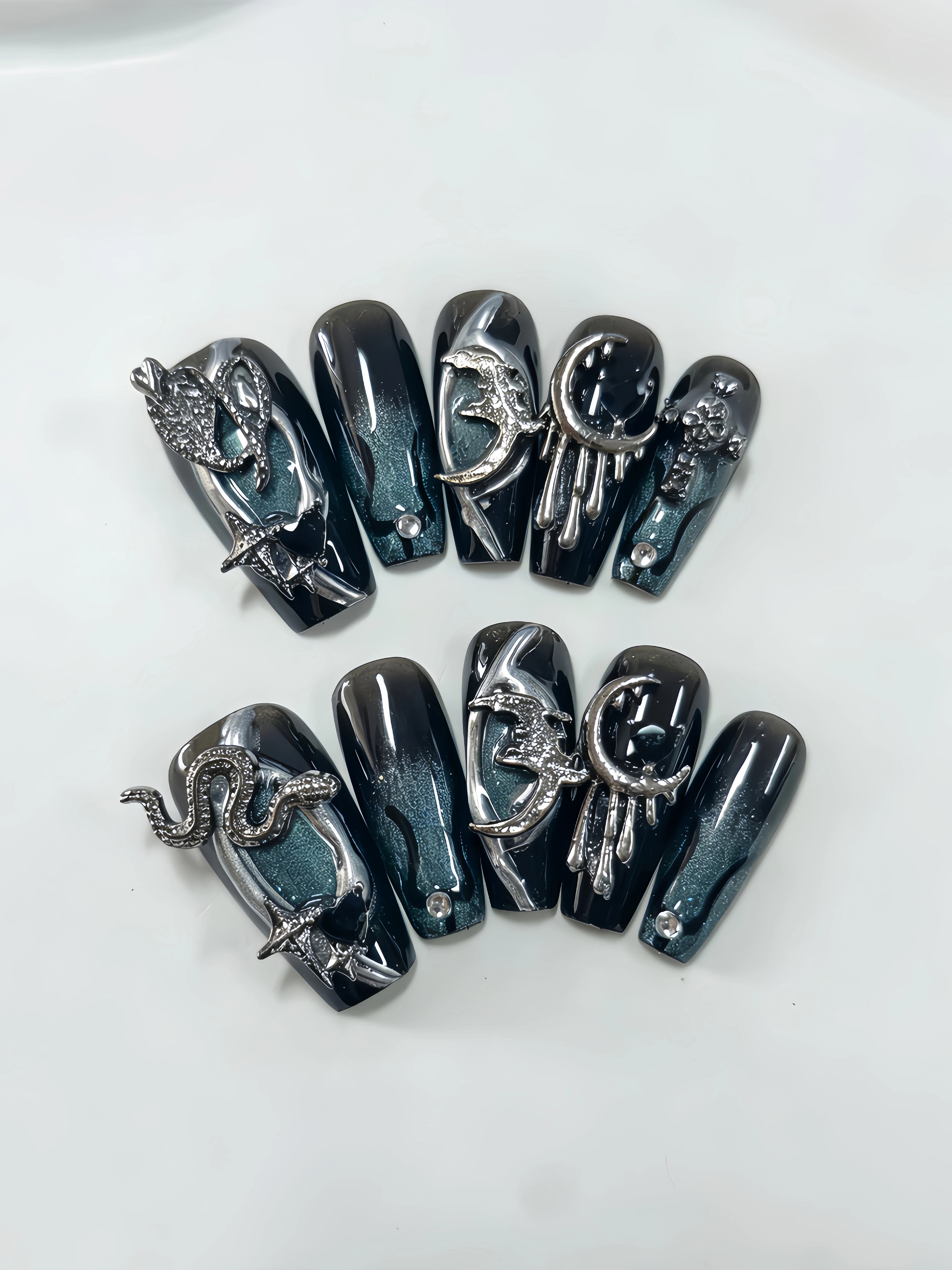 10 Pieces of Medium-Length Trapezoidal Press-On Nails, Black and Green Color-Blocking Gradient with Silver Glitter Cat-Eye Effect, Silver Moon Heart Rhinestones, Cross Rhinestones, Snake Pattern, Star Embellishments, Y2K Gothic Style Nail Tips, Dark Style Korean Ins-Style Daily Wear Nails, Punk Style Nail Stickers for Daily Use, Workplace, Office, Bar, Clubbing, Music Festivals, Celebrations, Parties, Etc., Sweet and Cool Style Nails for Trendy Girls, Includes One Jelly Glue and One Nail File view 4