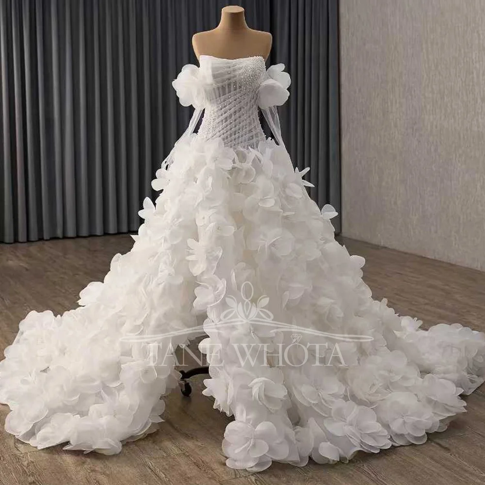 

Luxury Strapless Bridal Dress With Long Sleeves Beading Appliques Zipper Customized Ball Gown For Wedding