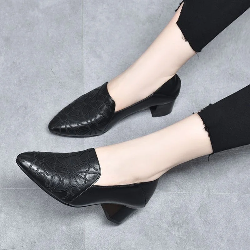 

Zapatos de mujer женские модные черные туфли с острым носком и цветочным узором, весенние туфли без шнуровки на квадратном каблуке, женские повседневные коричневые туфли ga237