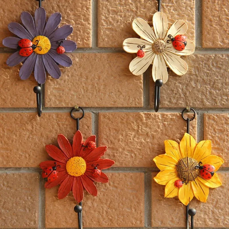 2pcs Creative Flower Shape Wall Hook Hanging Resin Ladybug Wall Decor Hook Hanger Cap Room Decor Show Wall Bag Keys Sticky Holde