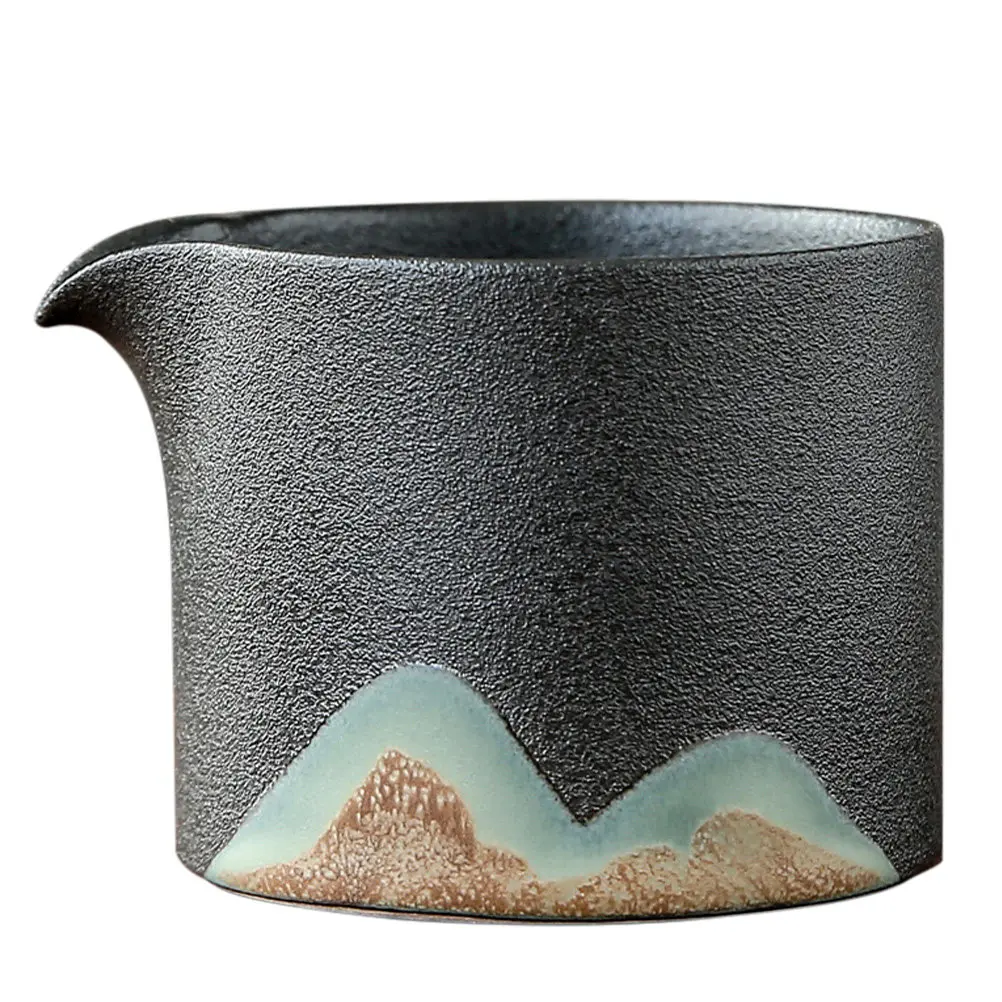 

1Pcs Traditional Style Black Pottery Tea Pitcher High Quality Ceramic Tea Accessory Spout Design Keeps Table Clean Perfect Gift