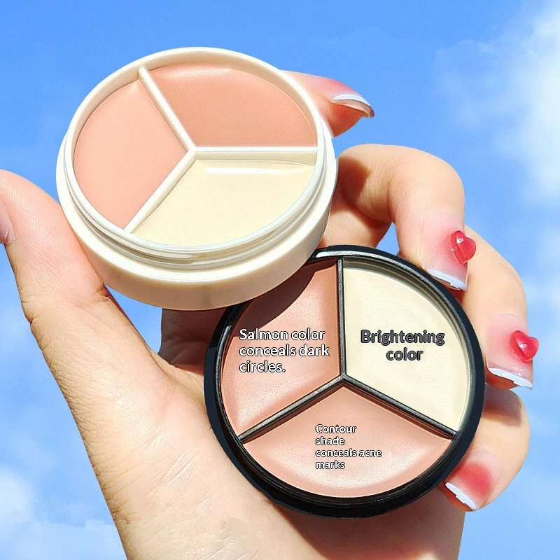 คอนซีลเลอร์ 3 สีของ SVMY ปกปิดจุดด่างดำบนใบหน้าและรอยตำหนิได้อย่างมีประสิทธิภาพ ปกปิดรอยคล้ำใต้ตา กันน้ำ ติดทนนาน และเป็นธรรมชาติ