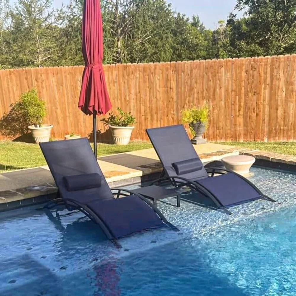 طقم كراسي استرخاء كبيرة الحجم للفناء مع طاولة جانبية لحمام السباحة وكراسي كرسي قابلة للتعديل للشاطئ الخارجي.