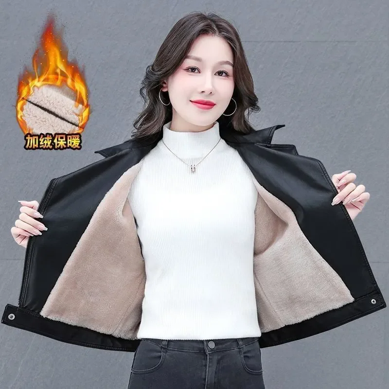 Giacca corta in pelle PU Capispalla da donna 2026 Autunno Inverno Nuovo Plus Giacca in pelle calda in velluto Cappotto spesso sottile Top