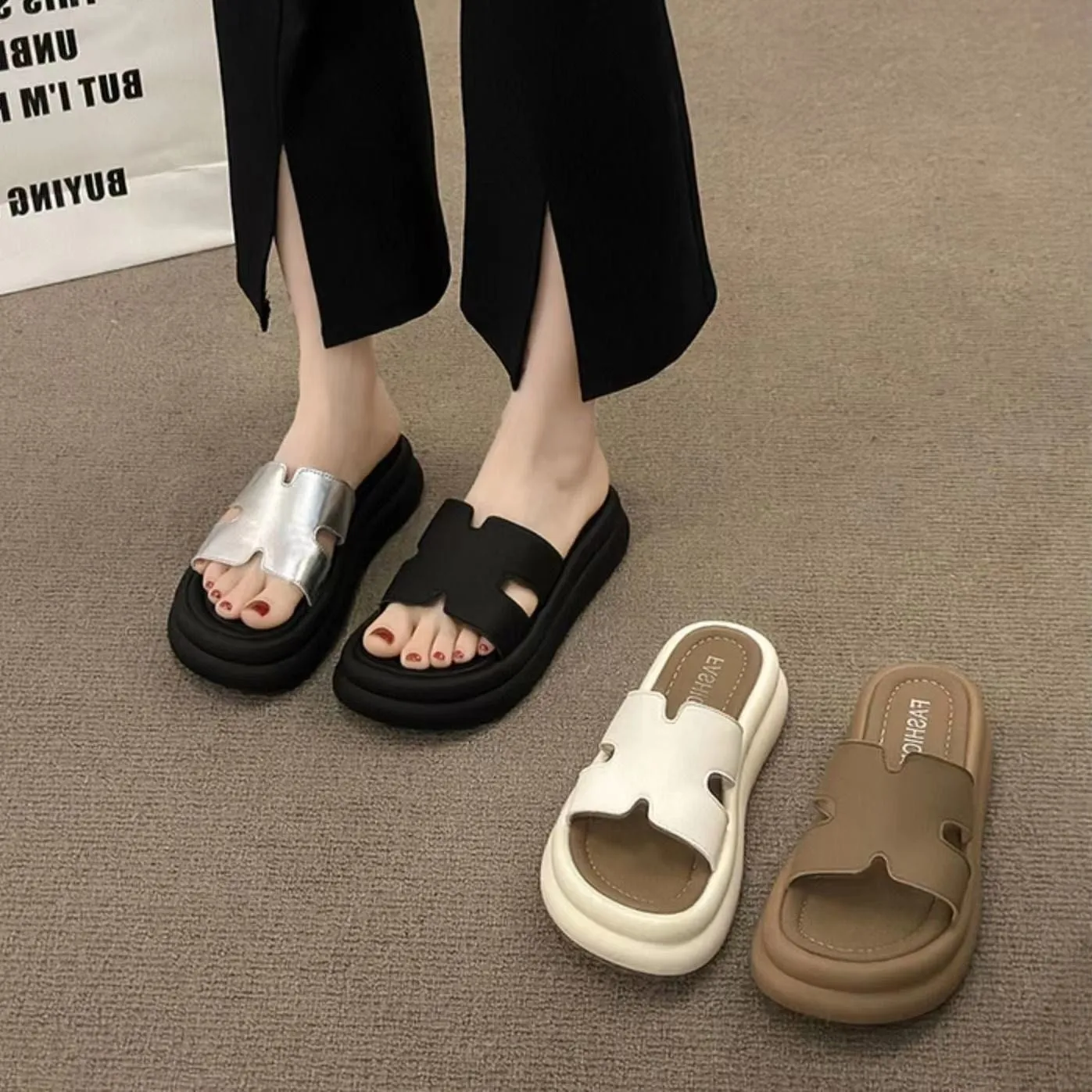 

2025 women's summer new slippers round head thick sole heightening beach sandals fashion one-word wear sandals women