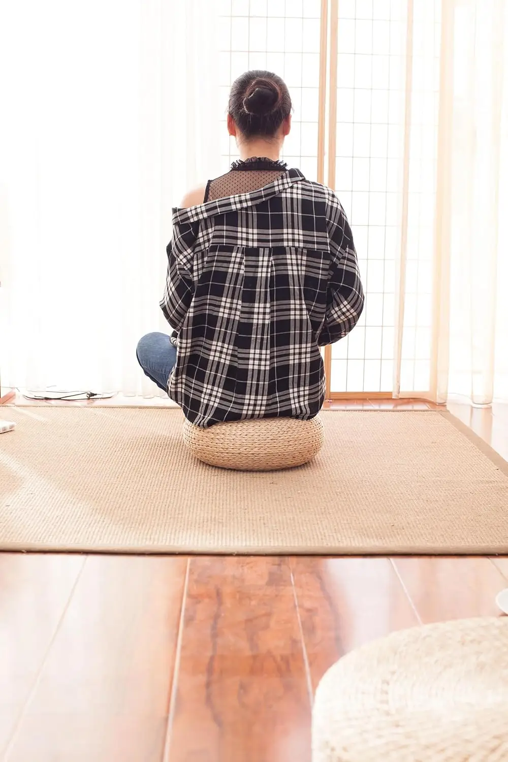 Handmade Straw Flat Floor Pouf Cushion, Round Ottoman Foot Stool for Meditation and Yoga, 15.7