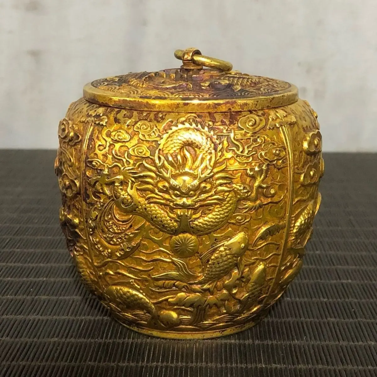 Gilt Carp leaps over the dragon gate jar Ornament Decoration Tea Pet Figurines Desk Decor Accessories