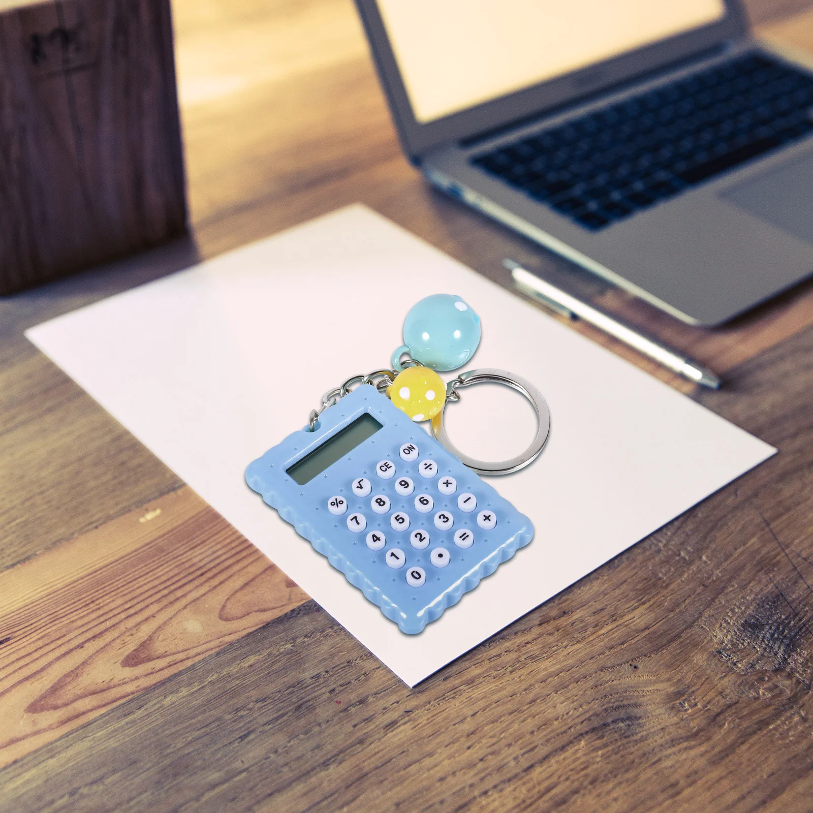 آلة حاسبة صغيرة محمولة مكونة من 8 أرقام بتصميم سلسلة مفاتيح بلون الحلوى وآلة حاسبة جيب جميلة للطلاب والقرطاسية #3