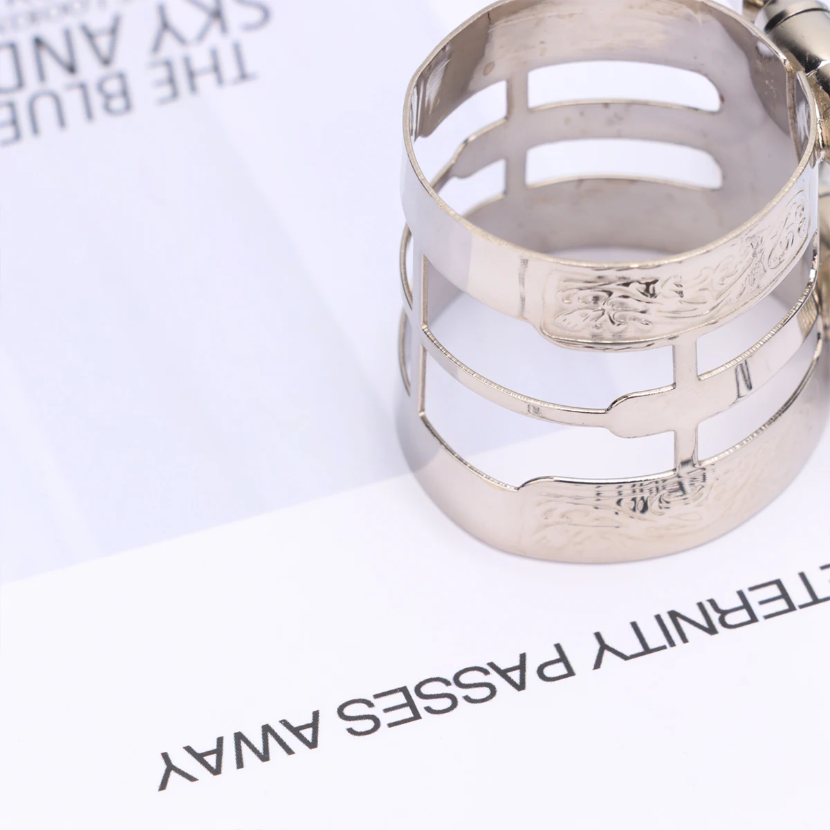 แซ็กโซโฟนหัวขลุ่ยคลิป Alto Mouthpiece การ์ดแกะสลัก Crad ชุบนิกเกิลการ์ด