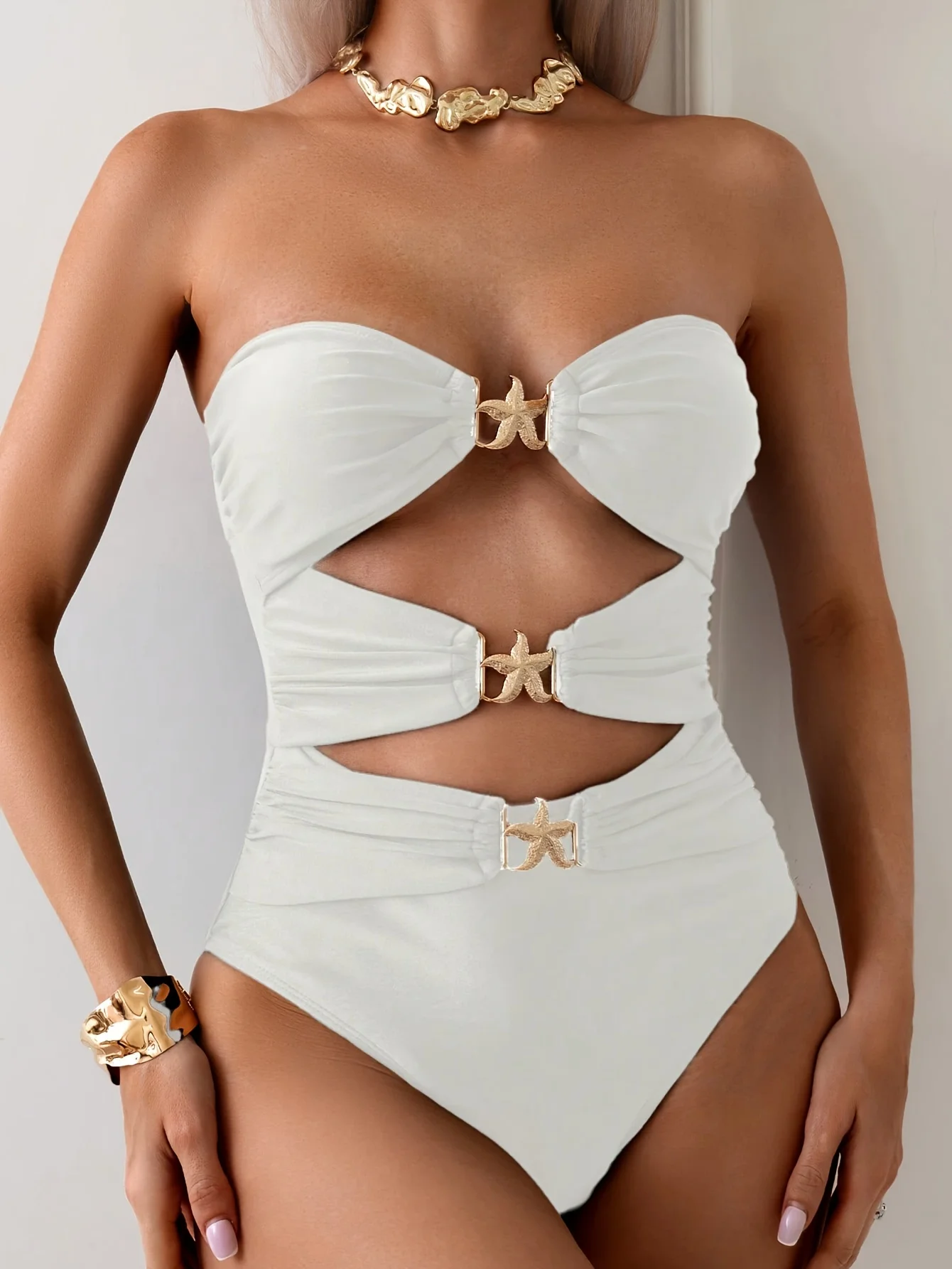 Ropa de moda Sexy para mujer, Bikini de una pieza con decoración de Metal, esencial para fotos de registro de isla y vacaciones de Influencer, novedad de 2026