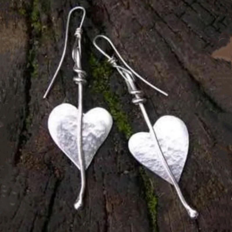 

Vintage Creativity Silver Color Metal Carving Heart Dangle Earrings for Women Jewelry