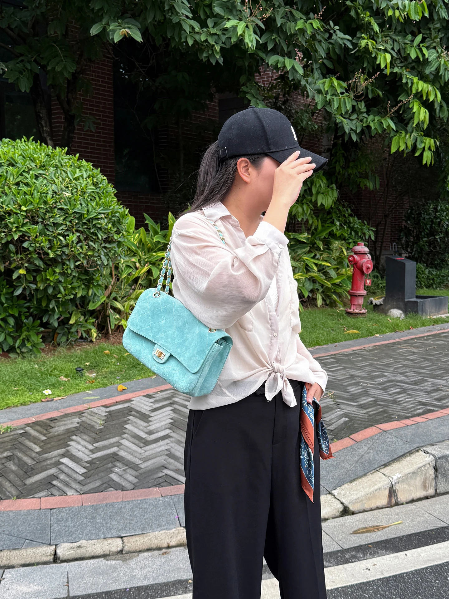 2026 New Style Women's Underarm Bag Large Capacity Commuter Bag Leather Chains Square Shape Lock Buckle Closure Diamond Pattern