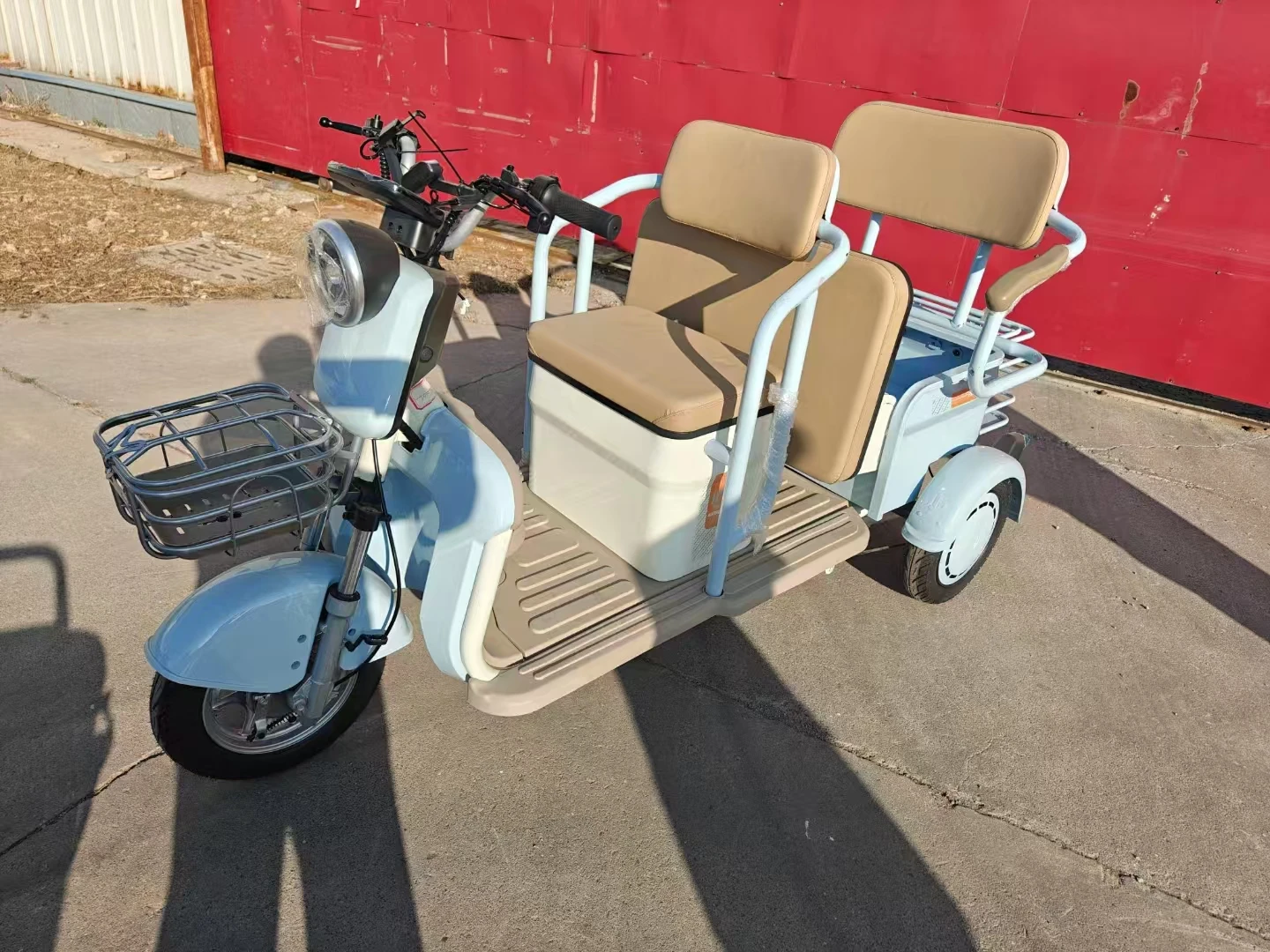 الصين رخيصة مقعدين الكبار ثلاث عجلات دراجة ثلاثية العجلات الكهربائية مع محرك للركاب #3