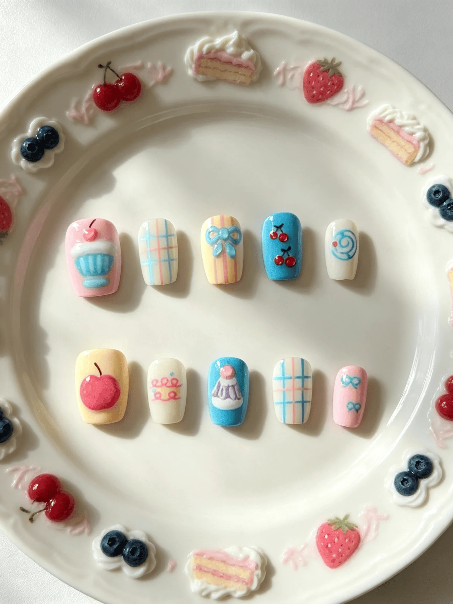 10 Pieces of Handmade Short Square Full-Cover Nail Tips, Short Length, Macaron Style, Hand-Painted Dessert and Playful Style, Suitable for Women and Girls, Perfect for Summer Outings, Girls' Gatherings, and as a Gift, Comes with 1 Piece of Jelly Glue and 1 Nail File