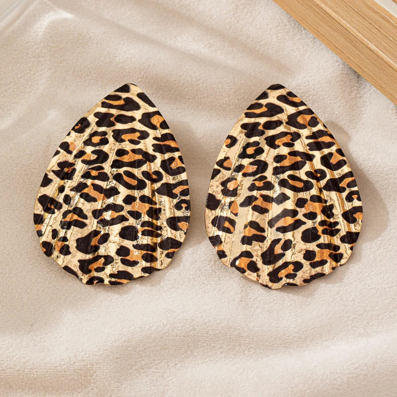 Stud Earrings For Women Exaggerated Shell Shape Leopard Print Geometric Retro Ear Accessories Holiday Gift Fashion Jewelry AE210