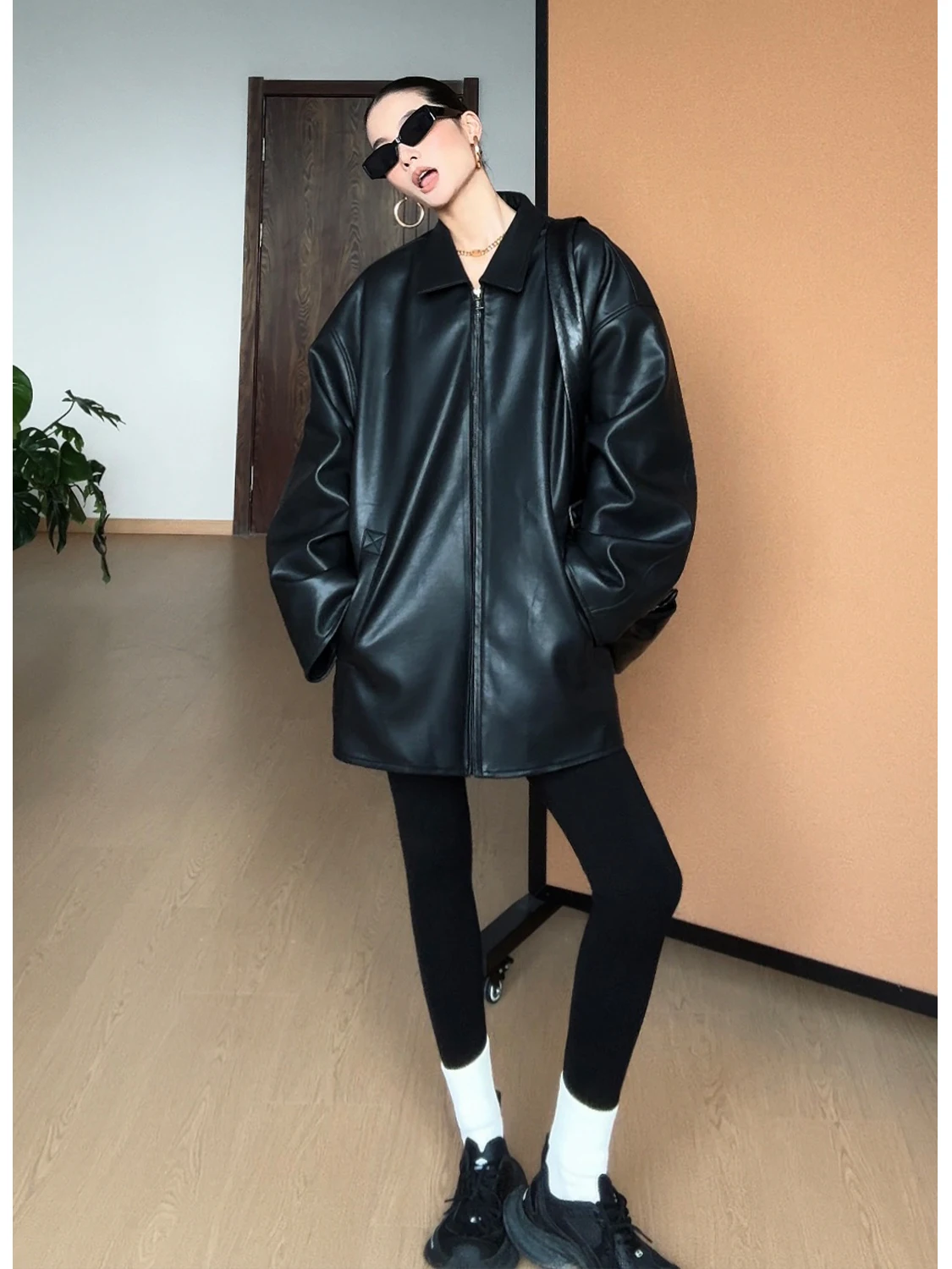CIZZLEMORE Vintage Sle Fce Lined Warm Jaet Long Sve Zipper Closure Mid-Length Coat Retro Flip-Collar PU Leather