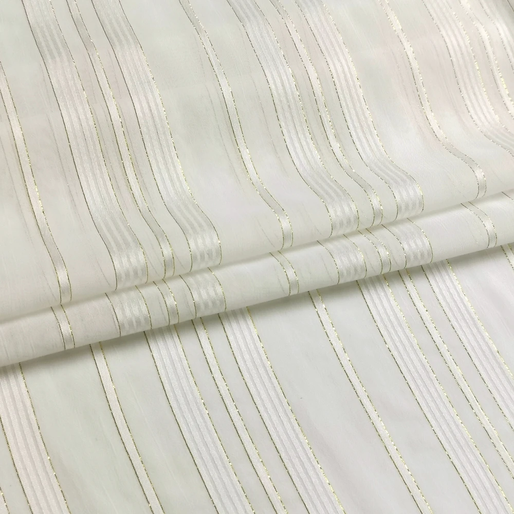 1 Meter x 1,4 Meter gekräuselter Satin-Chiffon-Gaze-Krepp, Goldgarn, faltiger Chiffon-Stoff, natürliches Weiß – Detail 10