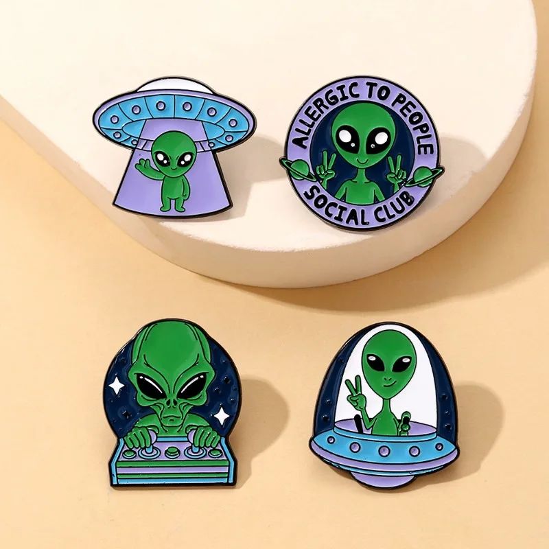New Kids Alien Brooch Pin Cartoon Alloy Drip Oil Bags Decor Badge DIY Clothes Shoes Scarf Tshirt Jeans Unisex Creative Accessory