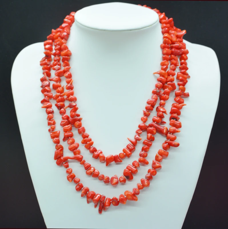 Exquisite. Pretty. 3 rows of natural irregular coral necklace. Classic retro style ladies jewellery jewellery 20-26