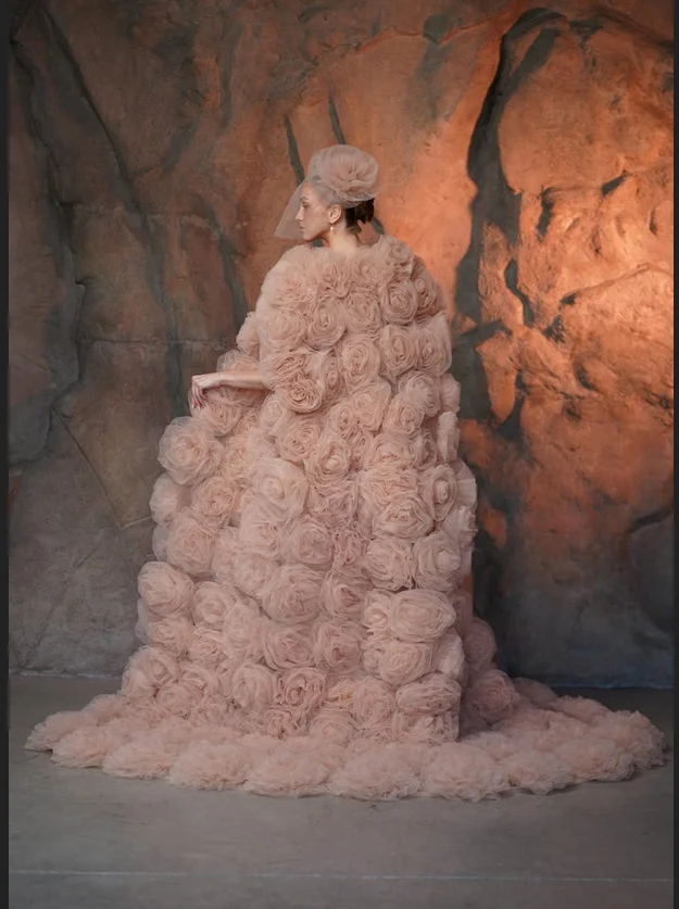 신부 튤 케이프 고급 부드러운 튤 웨딩 랩 볼륨감과 트레인이 있는 드라마틱한 신부 의상 예식 및 사진 촬영용