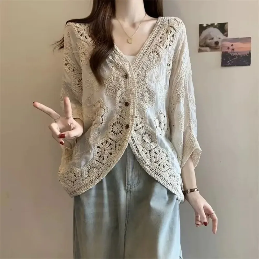 

Floral Lace Crochet Cardigan Open Front 3/4 Sleeves Lace Shrug Cropped Length Button-Up Hollow Crochet Cardigan Cover-Up