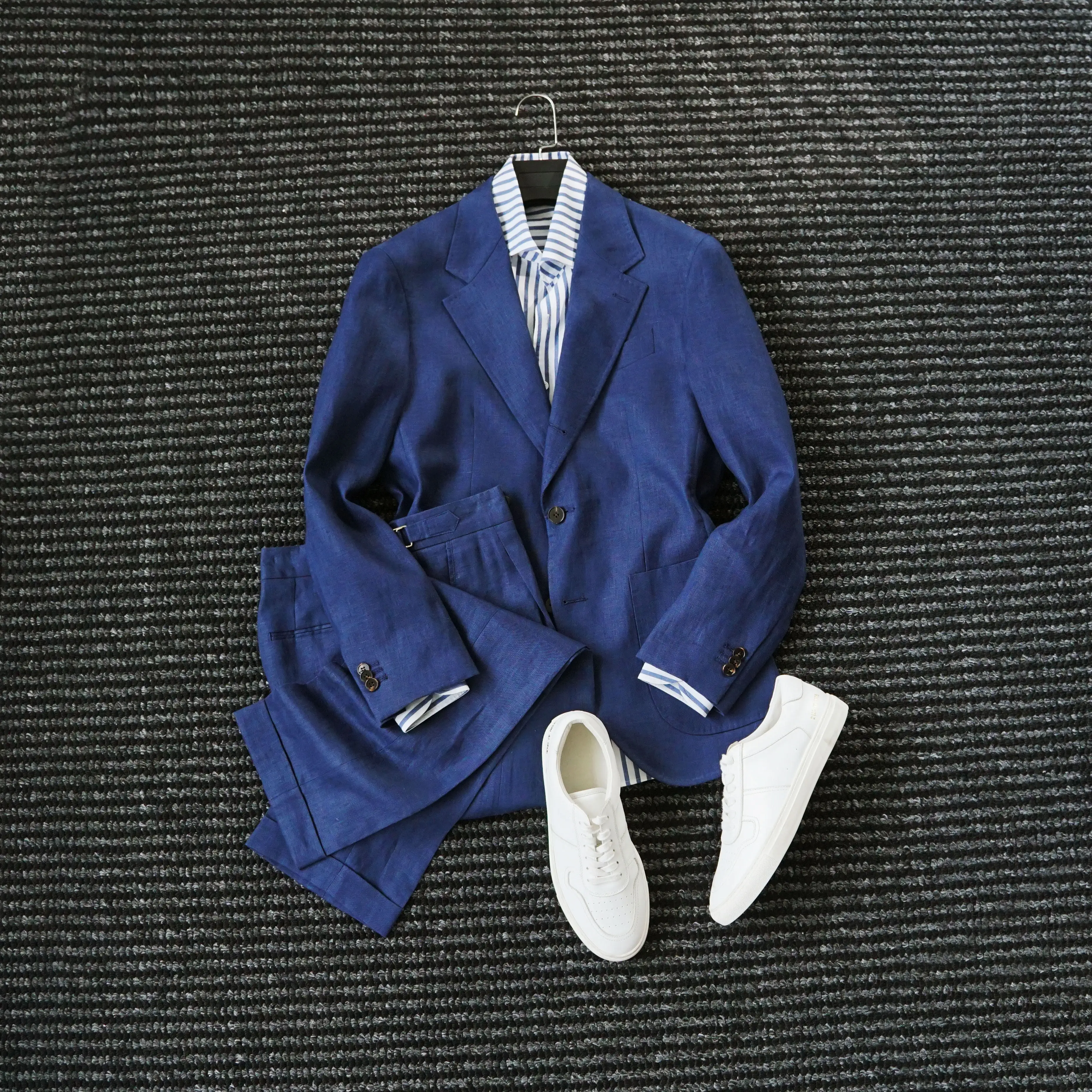 

Классический льняной костюм для мужчин и джентльменов в стиле old money на раннюю осень, элегантный деловой костюм без структурированного кроя.