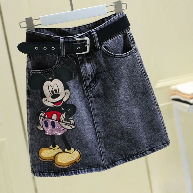 

Женская новинка 2025, модная темная джинсовая мини-юбка с высокой талией и блестящими пайетками, вышивкой Микки Мауса и соответствующим поясом