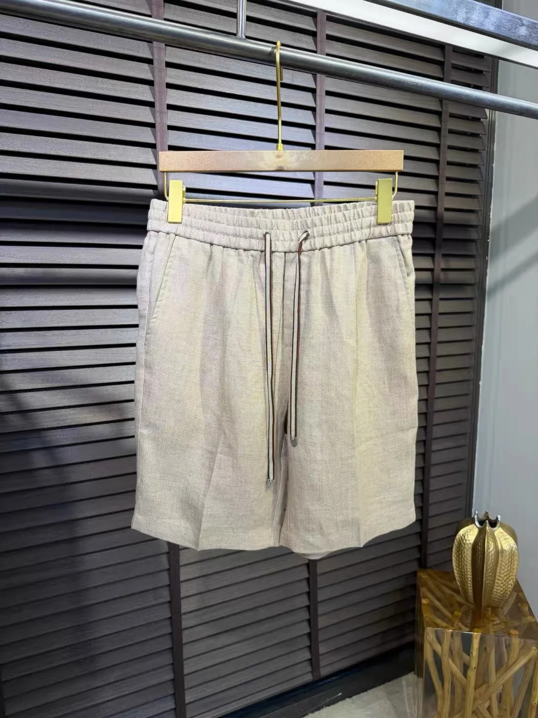 

Итальянские мужские легкие льняные шорты класса люкс, дышащие, летние, для повседневной носки, приталенные, со средней посадкой, однотонные, молодежные, свободного кроя