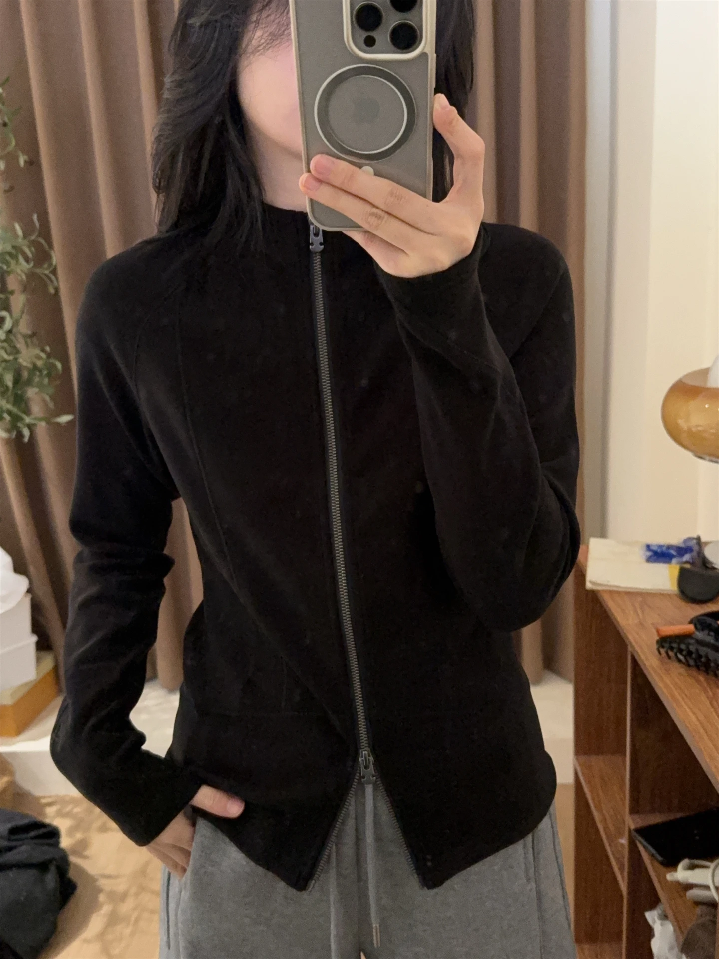 

Slim Fit Long Sve Stand Collar Women's Jaet with Camere Casual Sle Zipper Closure Color Faion Outerwear